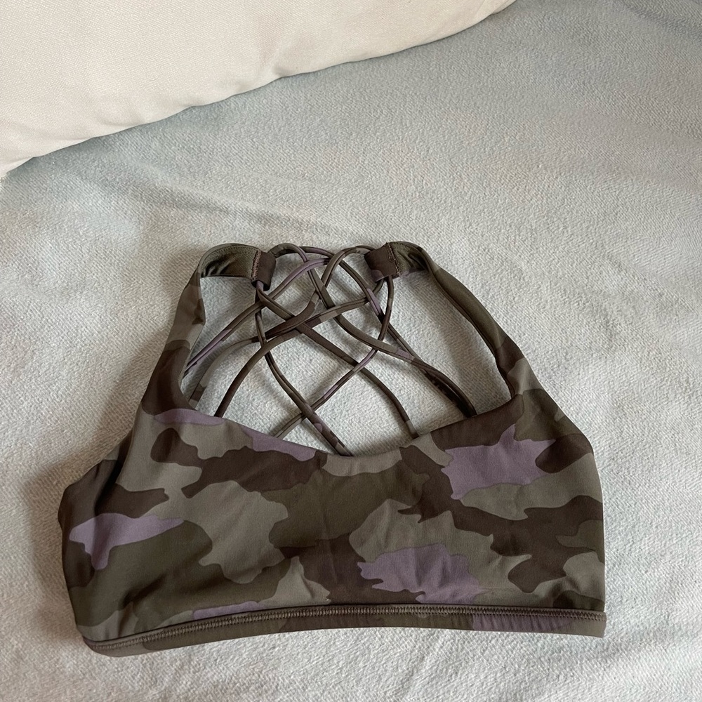 Lululemon Free to be Wild bra